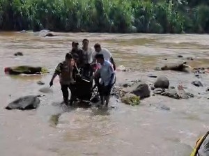 Pria Tanpa Busana Ditemukan Tewas Mengapung di Sungai Cisadane Bogor