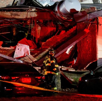 Rumah Panti Jompo Meledak, Api Berkobar-Korban Berjatuhan