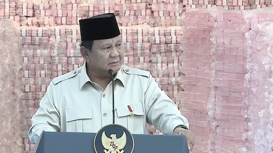Presiden Prabowo Subianto menyampaikan sambutan Presiden Prabowo Sibianto di Kejaksaan Agung, Jakarta, Rabu (24/12/2025). (YouTube/Sekretariat Presiden)