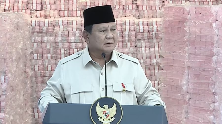 Presiden Prabowo Subianto menyampaikan sambutan Presiden Prabowo Sibianto di Kejaksaan Agung, Jakarta, Rabu (24/12/2025). (YouTube/Sekretariat Presiden)