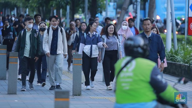 Warga RI Baru Bisa Capai Puncak Kesejahteraan di Usia 42 Tahun