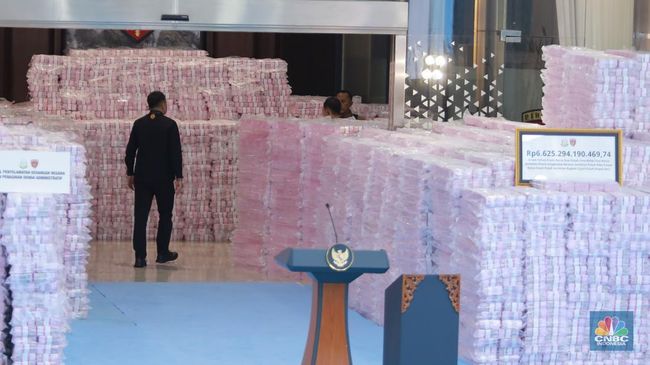 Penampakan 'Gunung Merah' Uang Rp 6,6 T Dipamerkan di Kejaksaan Agung