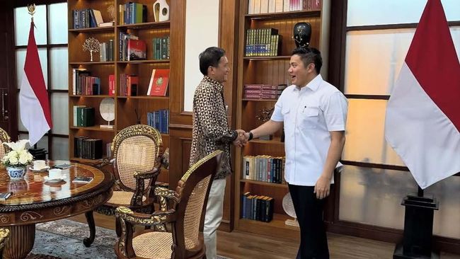 Seskab Teddy Minta Stasiun Gambir Direnovasi-Dipercantik