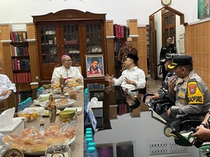 Cek Gereja, Walkot Eri Titip Doa agar Surabaya Jauh dari Bencana