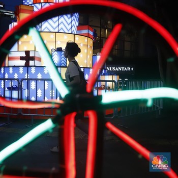 Sambut Natal 2025, Kawasan Bundaran HI Berhampar Cahaya Cantik