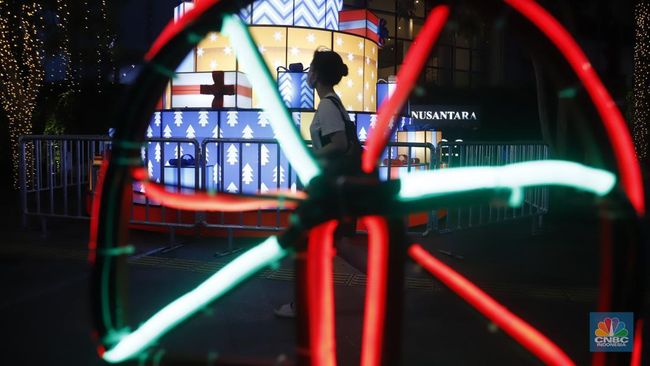 Sambut Natal 2025, Kawasan Bundaran HI Berhampar Cahaya Cantik