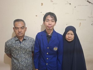 Perjuangan Betran, Anak Penjual Es Teh Jadi Wisudawan Peraih IPK Tertinggi UNY