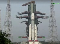 India Pamer Luncurkan Roket Terberat ke Luar Angkasa