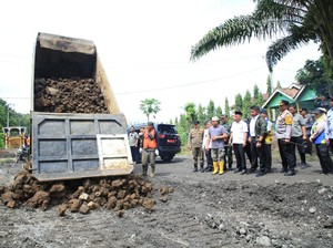 Herman Deru Sebut ODOL Penyebab Jalan Rusak di Sekayu-Muara Beliti