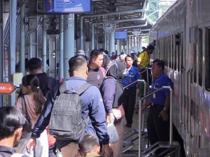 3,3 Juta Orang Naik Kereta Saat Libur Nataru