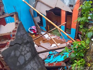Saat Warga Bertaruh Nyawa Setiap Hari di Kampung Mati Sukabumi