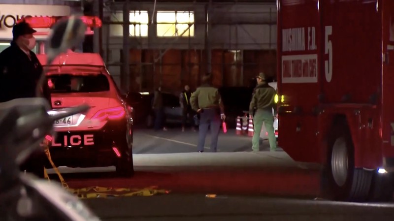 Sedikitnya 15 orang terluka dalam serangan penusukan di sebuah pabrik karet di kota Mishima, Jepang tengah, pada Jumat (26/12/2025). (Tangkapan Layar Video Reuters/NIPPON TV / JAPAN)