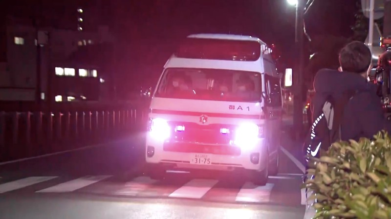 Sedikitnya 15 orang terluka dalam serangan penusukan di sebuah pabrik karet di kota Mishima, Jepang tengah, pada Jumat (26/12/2025). (Tangkapan Layar Video Reuters/NIPPON TV / JAPAN)