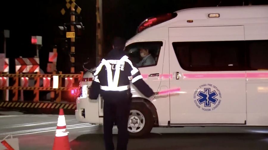 Sedikitnya 15 orang terluka dalam serangan penusukan di sebuah pabrik karet di kota Mishima, Jepang tengah, pada Jumat (26/12/2025). (Tangkapan Layar Video Reuters/NIPPON TV / JAPAN)
