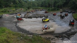 Viral Pajero Terjebak di Jalur Jip Wisata Kali Kuning Merapi Sleman