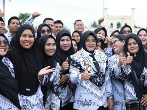 Bupati Afni Boyong Pejabat Siak Blak-blakan Kebijakan di Kaleidoskop 2025