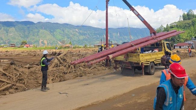 PLN Terus Upayakan Pulihkan Listrik Warga Terisolasi di Aceh