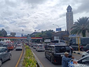 Video: Volume Kendaraan Naik, Jalur Puncak Diterapkan One Way Sejak Pagi