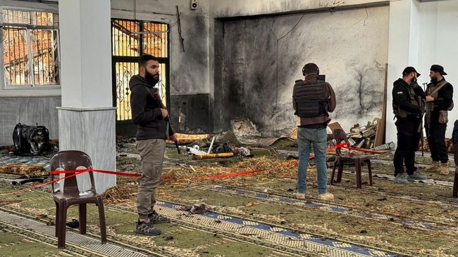 Teror Saat Salat Jumat, Ledakan di Masjid Tewaskan 8 Orang