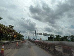 Tol Palembang-Kayuagung Dikeluhkan Rusak hingga Ada Penjual Durian