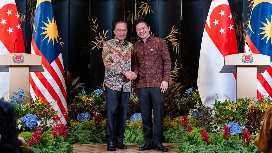 Perdana Menteri (PM) Malayasia, Anwar Ibrahim melakukan pertemuan dengan Perdana Menteri Singapura, Lawrence Wong. (Instagram/anwaribrahim_my)