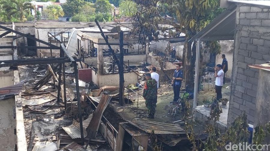 Kebakaran Panti Werdha Damai di Manado. Foto: (Fistel Mukuan/detikcom)