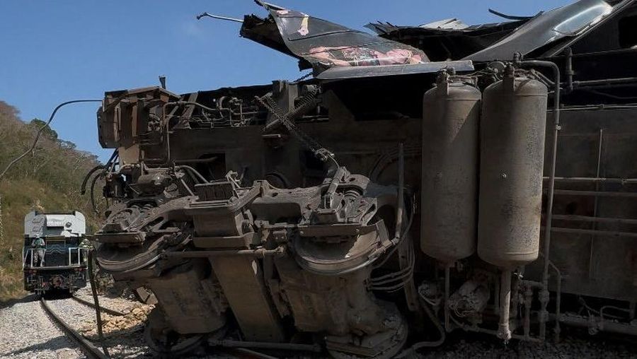Passengers gather by the rail tracks at the site of a train derailment on the Interoceanic Corridor of the Isthmus of Tehuantepec, a railway line connecting Mexico's Pacific and Gulf coasts, where several passengers were killed and injured near Nizanda, Oaxaca state, Mexico December 28, 2025 in this screen grab obtained from social media video. Video obtained by Reuters/via REUTERS  THIS IMAGE HAS BEEN SUPPLIED BY A THIRD PARTY. NO RESALES. NO ARCHIVES.