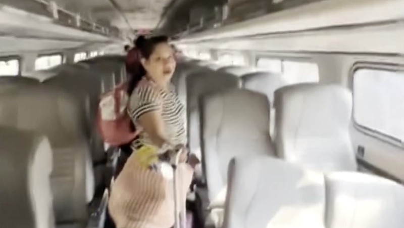 Otoritas Meksiko melaporkan sedikitnya 13 orang tewas dan 98 lainnya luka-luka setelah Kereta Antar Samudra yang membawa sekitar 250 orang tergelincir di negara bagian Oaxaca, Meksiko selatan, pada Minggu (28/12/2025). (Tangkapan Layar Video Reuters/)