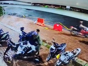 Satpol PP Gagalkan Aksi Maling Motor di Kota Lama Surabaya