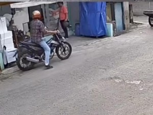 Polisi Usut Viral Maling Curi Uang-Ponsel Nenek Penjaga Warung di Jakut