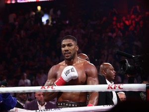 Anthony Joshua Sudah Keluar Rumah Sakit