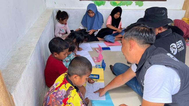 BRI Ajak Anak Terdampak Bencana Banjir di Sumatra Ikut Program Healing