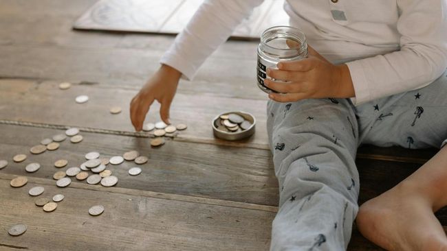 Cara Menentukan Uang Jajan Anak SD, SMP, SMA yang Ideal