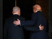 Momen Netanyahu 'Jilat' Trump di Depan Umum, Puja-puji Setinggi Langit