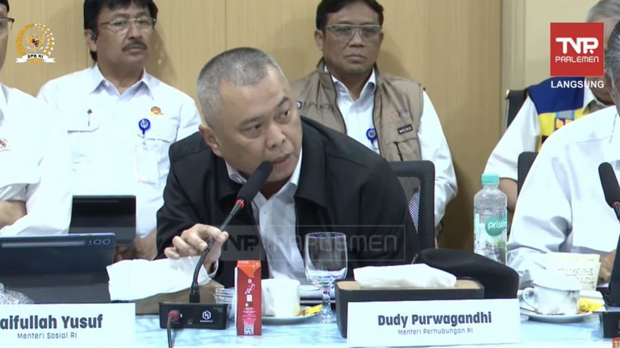 Menteri Perhubungan Dudy Purwagandhy dalam Konferensi Pers Pimpinan DPR RI Rakor Satgas Pemulihan Pasca Bencana dengan K/L daerah Terdampak. (Tangkapan Layar Youtube DPR RI)