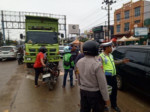 Kronologi Pemotor Tewas Usai Adu Kambing dengan Truk, Diduga Korban Ngantuk
