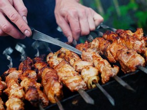 Di Antara Berbagai Olahan Daging Kurban, Mana yang Paling Sehat? Ini Kata Dokter