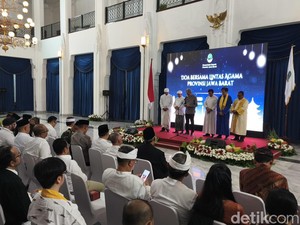 Doa Bersama Lintas Agama di Gedung Sate Jadi Penutup 2025