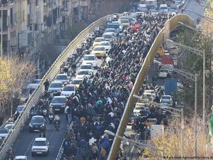 Video: Demo Ricuh Tewaskan 500 Orang, Iran Berkabung 3 Hari