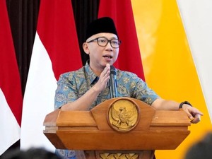 Respons Gubernur Lampung soal Warga Perbaiki Jalan Rusak Secara Swadaya