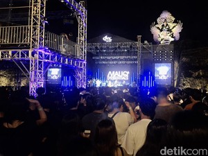 Video: Tahun Baruan di GWK Tanpa Kembang Api Tetap Pecah!
