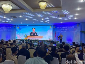 Sampaikan Rilis Akhir Tahun, Kapolda Metro Ajak Doakan Korban Bencana Sumatera