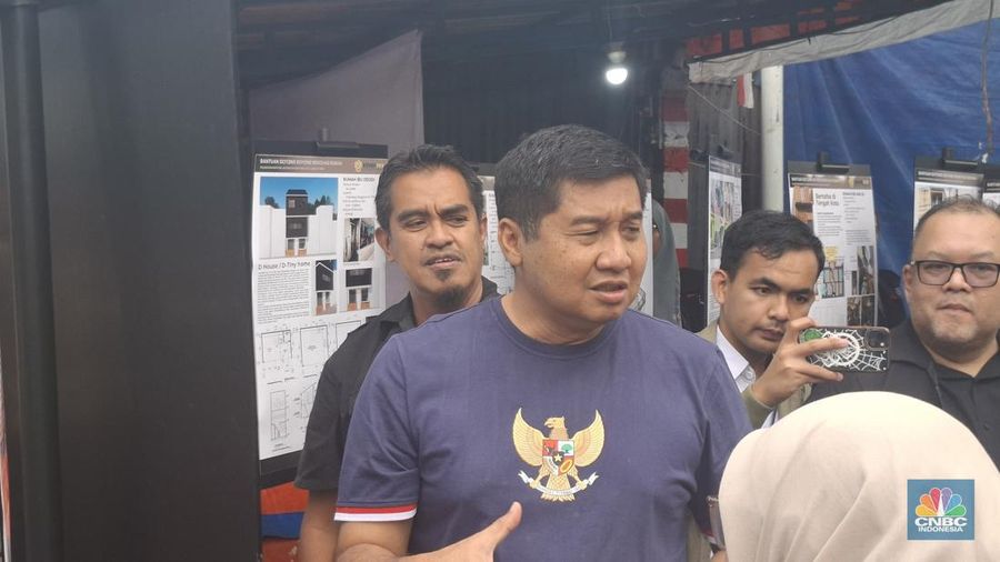 Menteri PKP, Maruarar Sirait (Ara) dalam agenda Bakti Sosial Kementerian PKP ke warga Menteng Tenggalun, Jakarta Pusat, Rabu (31/12/2025). (CNBC Indonesia/Chandra Dwi Pranata)