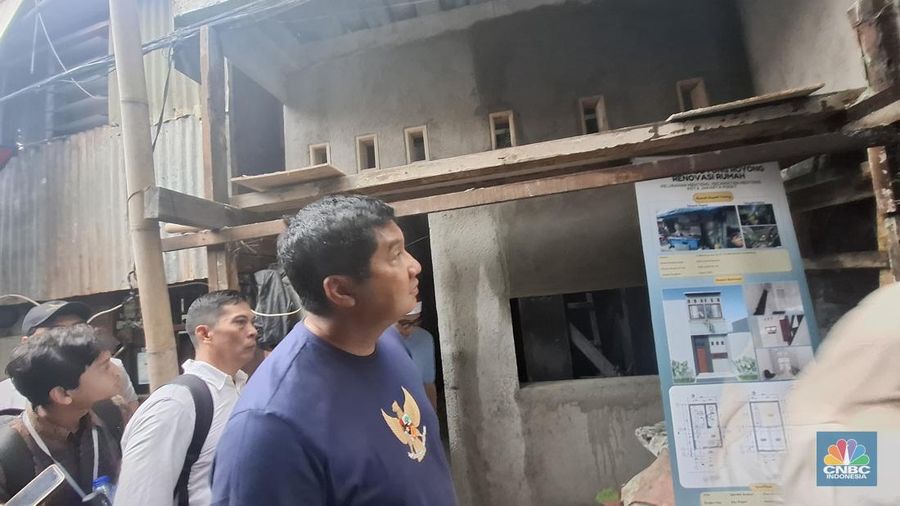 Menteri PKP, Maruarar Sirait (Ara) dalam agenda Bakti Sosial Kementerian PKP ke warga Menteng Tenggalun, Jakarta Pusat, Rabu (31/12/2025). (CNBC Indonesia/Chandra Dwi Pranata)