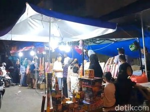 Lagota Palopo Ramai Pedagang Petasan Saat Malam Tahun Baru 2026