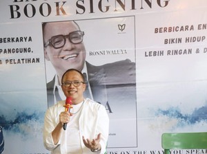 Persembahan Spesial Ronni Waluya Usai 3 Dekade di Industri Hiburan