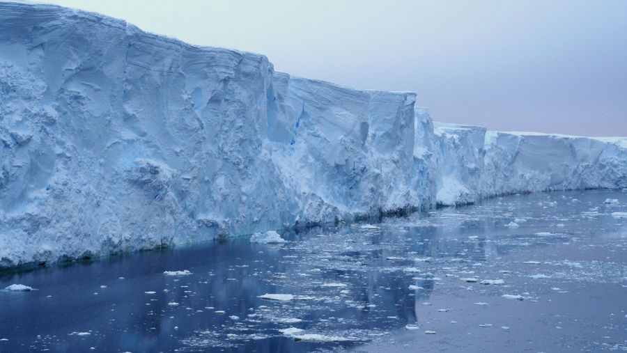 Thwaites Glacier. (Dok https://thwaitesglacier.org/)