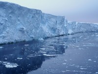 40 Ilmuwan Berlayar Menuju Daratan Es Kiamat demi Umat Manusia