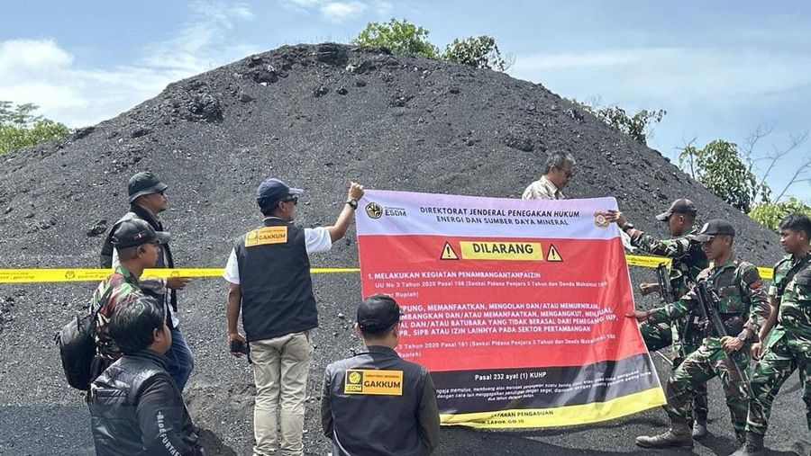 Ditjen Gakkum ESDM mengamankan tumpukan stokpile batu bara ilegal