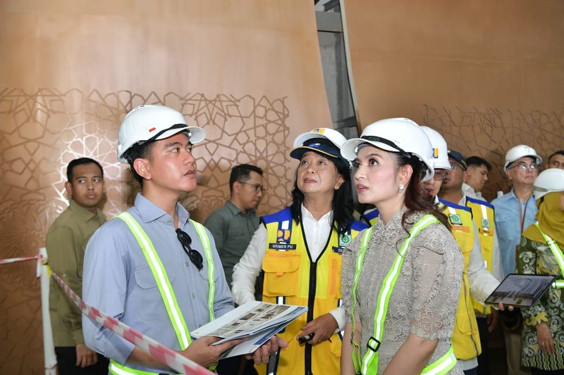 Wakil Presiden RI, Gibran Rakabuming Raka Meninjau Pembangunan Masjid Nusantara di IKN. (Dok: Setwapres)